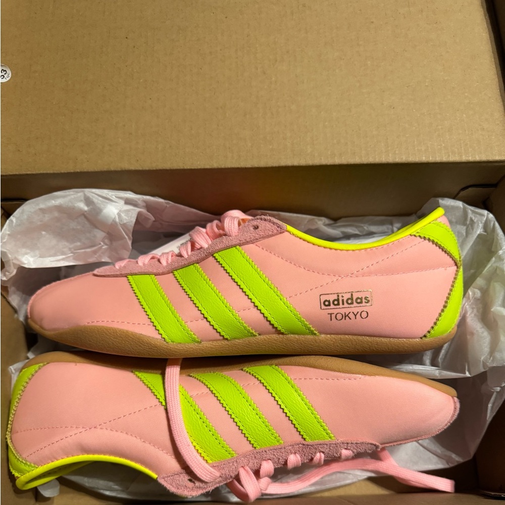 Adidas Women's Tokyo Glow Pink / Solar Yellow / Gum sz 8.5